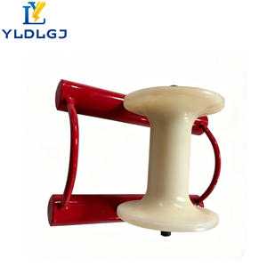 Galet <span class=keywords><strong>de</strong></span> guidage <span class=keywords><strong>de</strong></span> câble <span class=keywords><strong>en</strong></span> nylon à cadre rouge, à barres arquées et à bride évasée, non-marquant, pour guidage <span class=keywords><strong>de</strong></span> ligne aérienne, tirage et distribution - Product Image 2