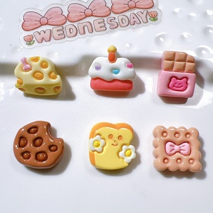 งานฝีมือทำจากเรซินอาหารด้วยทำมือปิ่นปักผมรูปอาหารทำจากเรซินชีส<span class=keywords><strong>เค้ก</strong></span>บิสกิตแผ่นห้อยกุญแจสำหรับตกแต่ง - Product Image 3