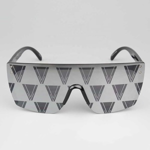<span class=keywords><strong>Lunettes</strong></span> <span class=keywords><strong>de</strong></span> soleil design <span class=keywords><strong>de</strong></span> luxe en gros 2025 <span class=keywords><strong>lunettes</strong></span> <span class=keywords><strong>originales</strong></span> <span class=keywords><strong>lunettes</strong></span> d'extérieur nuances Pc cadre géométrique classique dame miroirs femmes homme - Product Image 1