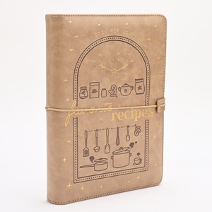 สมุดบันทึกสูตรอาหารแบบ<span class=keywords><strong>เติม</strong></span>ได้พร้อมแถบยางยืด |   <span class=keywords><strong>ท</strong></span>ี่ใส่ปากกาแบบห่วง 6 ห่วง |   สมุดบันทึกครัวปก PU พิมพ์โลโก้ตามสั่ง ขายส่ง - Product Image 1