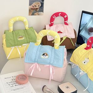 Sac Cosmétique Portable en Polyester Écologique à Fermeture Éclair, Forme Maison Mignonne, Grande Capacité, avec Poignée Souple, Motif Dessin Animé, Vente en Gros - Product Image 3