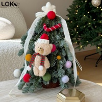 Künstlicher Edler Tannenbaum 35cm Mini Tischdekoration mit Teddybär-Ornamenten Weihnachts-Feiertagsdekoration für Zuhause