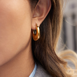 Boucles d'oreilles créoles en forme de U en acier inoxydable poli, design géométrique, pour femmes, bijoux tendance - Product Image 3