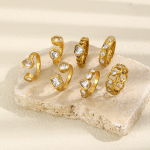 Bague chaîne cœur en zircon cubique, en acier inoxydable plaqué or 18 carats PVD, motif géométrique, pour femme, unique, tendance, chic et mode au quotidien - Product Image 4