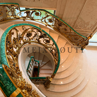 Balustrades d'escalier en laiton et aluminium européens de luxe pour villas |   Designs et styles personnalisés résistants à la rouille, à poser au sol |   1