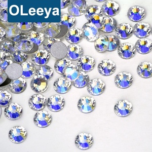 Oleeya Promotion SS3-SS34 Strass en verre cristal Moonlight non thermocollants pour ongles, robes et bijoux - Product Image 1