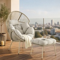 Fauteuil à bascule en rotin de style minimaliste moderne avec repose-pieds, chaise élégante pour la sieste dans la chambre