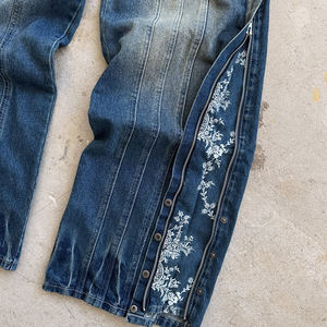 بنطلون جينز رجالي واسع الساق مخصص، فضفاض مغسول وممزق بتطريز وسحاب، تصميم ستريت وير بمقاسات كبيرة - Product Image 3