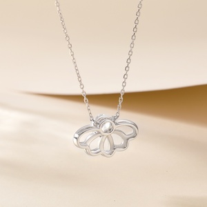 Collar de Plata de Ley S925 con Colgante de Corazón y Circonitas Brillantes para Mujer, Cadena con Baño de Rodio, Regalo para Aniversario o Boda - Product Image 4