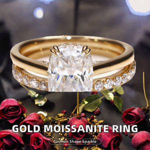 Anillo de Boda de Oro Macizo con Moissanita de Corte Brillante Alargado de Platino de 7.5x10.5mm con Engaste de Puntas - Product Image 2