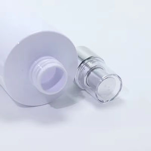 Botella de Spray de Plástico Cilíndrica Esmerilada de 100ml, 120ml, 150ml, 250ml, 300ml con Tapa de Spray Plateada o Dorada con Serigrafía - Product Image 6