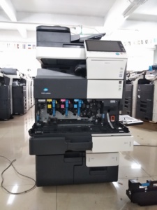 <span class=keywords><strong>Imprimante</strong></span> <span class=keywords><strong>couleur</strong></span> d'occasion reconditionnée multifonctionnelle pour bureau, copieur Konica Minolta Bizhub C759 A3 général - Product Image 3