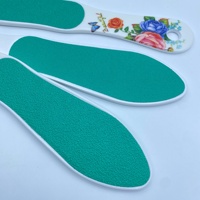Râpe à pieds double face à long manche avec poignée en céramique, motif floral, portable, durable, facile à utiliser, outil professionnel de pédicure, éliminateur de callosités