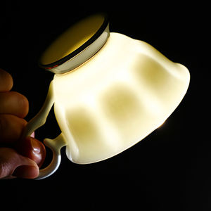 Ensemble tasse et soucoupe à thé de luxe de style royal britannique, tasse à thé en porcelaine anglaise à surface cannelée - Product Image 2