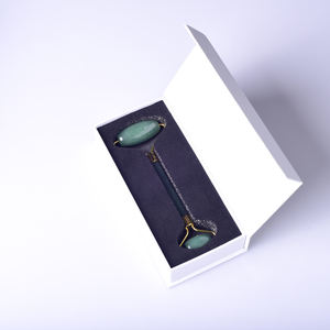 Gua Sha-Rodillo de Jade para cara, piedras naturales de Aventurina verde, doble cuello, masaje adelgazante, herramienta para la piel antienvejecimiento - Product Image 3