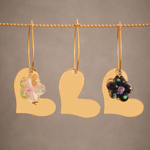 レトロPVD 18K金メッキ樹脂植物フラワードロップイヤリング光沢ステンレス鋼ハート型ペンダントファッショナブル女性パーティー - Product Image 1