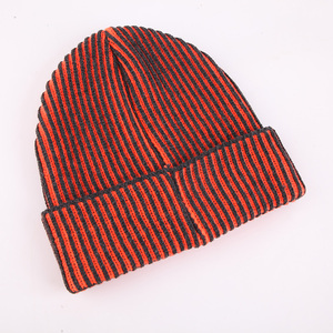 Berretto da sci invernale con etichetta in tessuto con Logo personalizzato - Product Image 4
