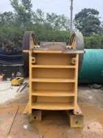 Concasseur à mâchoires minier HONGSHENG d'occasion PE600*900, machine de concassage primaire avec moteur AC, capacité max. 300 t/h, roulement et boîte de vitesses