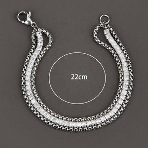 สร้อยข้อมือสามชั้นสำหรับผู้หญิงผู้ชาย สแตนเลสสตีล ทนทาน ไม่ลอก สีทอง/ดำ - Product Image 4