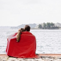 Couverture polaire ultra douce et confortable 220 GSM pour avion, légère, toutes saisons, en polyester, idéale pour les voyages, cadeau personnalisé