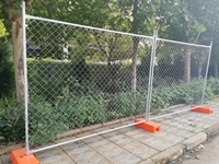 Clôture de chantier temporaire approuvée par WorkSafe Australie avec base en plastique et pinces de connexion