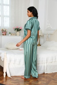 Conjunto de Pijama para Mujer de Dos Piezas, Pantalones de Manga Corta, Satén, Ropa de Dormir para Mujer, Primavera/Verano - Product Image 3