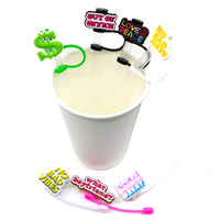 Accessoires de bar jetables en PVC, motifs 2D de dessins animés, en forme de cœur et de lettre, couvre-pailles, vente en gros personnalisée, échantillon gratuit