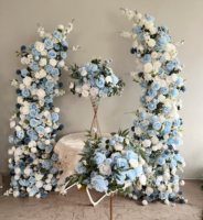 Realistische Künstliche Seiden-Hochzeitsblumen Bogen Blaue Gangdekoration Hintergrund-Dekor
