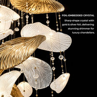 Grand lustre en verre en forme de feuille avec design en verre doré et blanc pour hall d'hôtel, restaurant, salle d'exposition et projets d'aménagement intérieur
