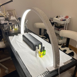 Lámpara LED de Media Luna para Maquillaje, Artistas del Tatuaje, Iluminación de Uñas y Pestañas, Salón de Belleza, Lámpara de Mesa - Product Image 1