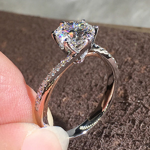 Anello con Diamante Taglio Ovale F1658 in Oro Rosa Naturale, Gioiello Classico da Donna per Fidanzamento - Product Image 1