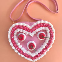 Nouveau design Mini sac à main en cuir PU en forme de cœur Faux gâteau Sac à main mignon en forme de gâteau pour enfants