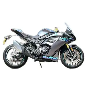 La nueva motocicleta deportiva de China de 250CC no es cara, la apariencia es muy buena.
