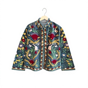 Veste en velours brodée de fleurs pour femme, col mandarin, style bohème chic, manteau d'automne fait main avec manches longues, longueur normale - Product Image 1