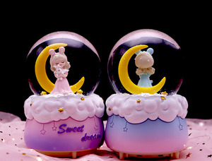 Carillon con Sfera di Cristallo Principessa Luna, Ornamenti Cartoon, Artigianato in Resina, Palla di Neve, Regalo Creativo all'Ingrosso - Product Image 4