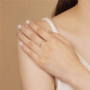 2023 sıcak satış 925 ayar gümüş <span class=keywords><strong>V</strong></span> şekilli opal zirkon altın kaplama ince halka kadınlar için alyanslar - Product Image 5