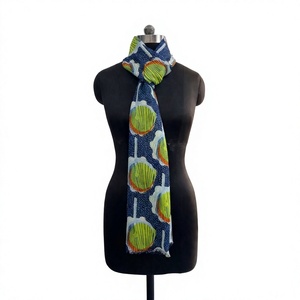 Nouvelles écharpes longues et légères en coton pour femmes avec motif de fruits, impression numérique, à porter tous les jours en toutes saisons - Product Image 1