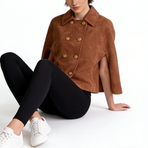 Abrigo tipo capa de mujer de gamuza marrón vintage de corte holgado con doble botonadura y cuello con hebilla metálica, a la moda - Product Image 2