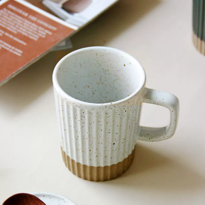 Mug à café et à thé en porcelaine au design de dessin animé personnalisable, sans danger pour les aliments, réutilisable, cadeau d'entreprise avec options de logo et de design - Product Image 4