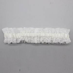 M80039-3 Jarretière de mariée simple et parfaite en dentelle - Product Image 4