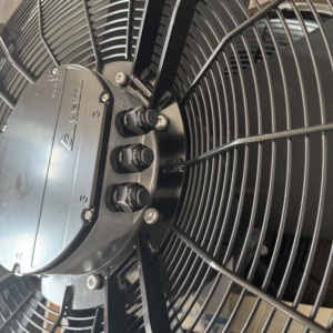 Ventilateur axial EC Delta GTW091PUU29E-V001 400VAC 4000W 6.5A 1260RPM 20241CFM 1070*1070*237mm pour refroidisseur sec de centre de données HVAC - Product Image 3