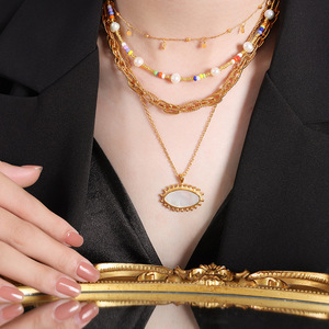 Collana Personalizzata con Perle d'Acqua Dolce e Pietre Naturali, Farfalla Placcata Oro, Acciaio Inossidabile, Stile Boho Trendy, Regalo - Product Image 4