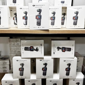 DJI Osmo Pocket 3 Combo Créateur. Caméra de Poche CMOS 1 Pouce Écran 2 Pouces & Prise de Vue Horizontale-Verticale Stabilisateur 3 Axes ActiveTrack 6 - Product Image 5