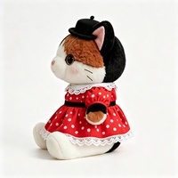 Peluche chat calico mignon, poupée chat en peluche kawaii avec mini chapeau noir, robe à pois rouges et dentelle, en coton PP doux