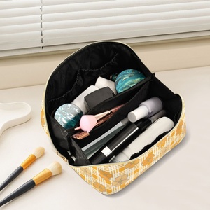 Hawaii Palaka Design Large Capacity Foldable Durable Portable Yellow Puakenikeni Flower Cosmetic Travel Zipper Waterproof Makeup - Product Image 5