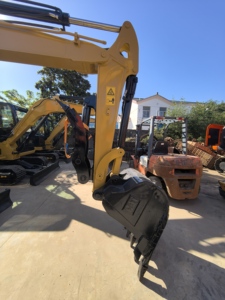 Mini-excavatrice Caterpillar Cat305.5 d'occasion en bon état, heures d'utilisation peu importantes, en vente. - Product Image 4