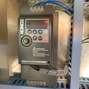Máquina perfiladora de tejas PLC para paneles corrugados de chapa de acero, máquina laminadora de láminas para techos de tres capas, fácil operación - Product Image 5