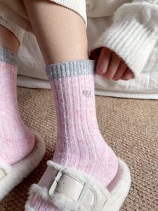 Calzini Personalizzati Confortevoli (Tessuto a Coste) - Stile con Accenti a Contrasto per Amanti della Casa e Lavoratori d'Ufficio - Product Image 2