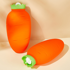 Soluciones de Silicona a Medida, Bolsa de <span class=keywords><strong>Agua</strong></span> Caliente con Diseño de Zanahoria y Naranja, Apta <span class=keywords><strong>para</strong></span> <span class=keywords><strong>Microondas</strong></span>, Portátil, Botella de <span class=keywords><strong>Agua</strong></span> Caliente de 1100 ml, Regalo de Invierno - Product Image 2