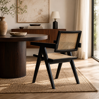 Chaise de salle à manger moderne en bois massif avec structure en bois d'hêtre et de caoutchouc, dossier et accoudoirs en rotin pour la maison, le bureau et l'hôtellerie